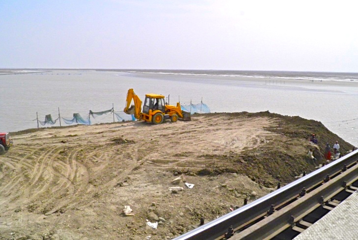 Construction in an inter-tidal area, which would need oversight and monitoring of a DLCC. Pic: Kanchi Kohli